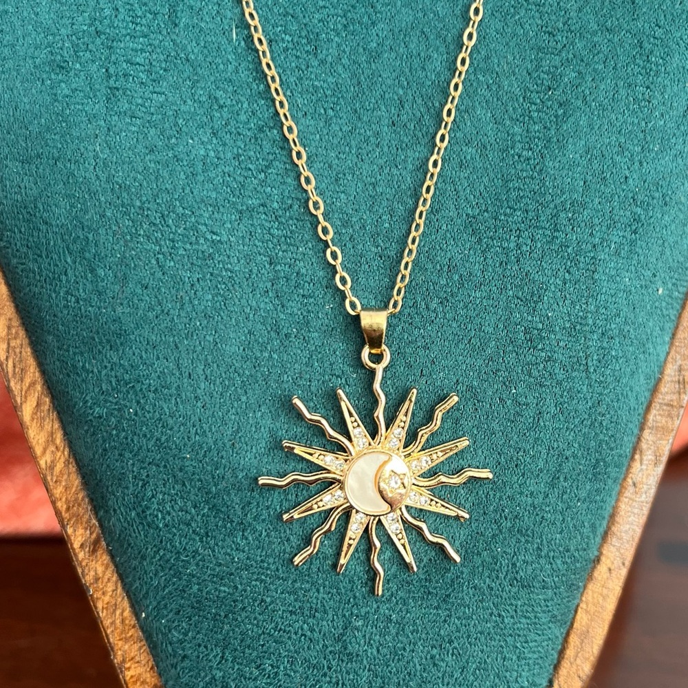 Lovely Gold Ray of Sunshine Sun w Inset Moon & Star Pendant Necklace